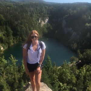 Meet your Posher, Holly